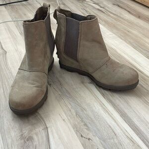 Sorel heeled booties